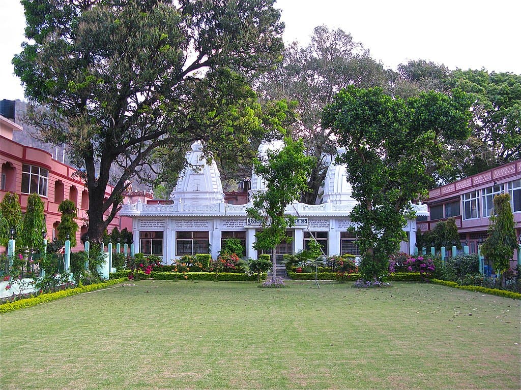 Rishikesh Ashram yoga