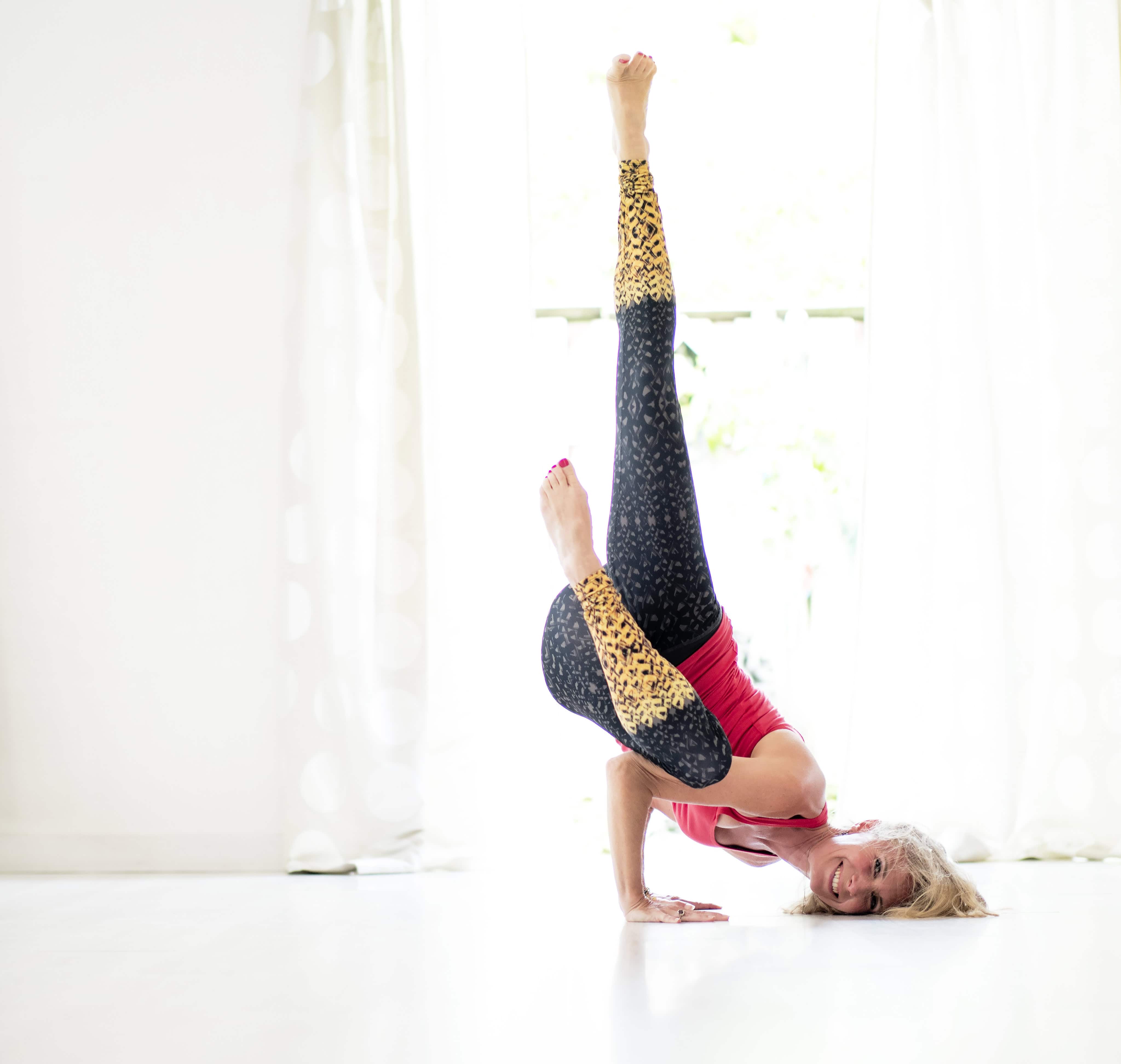 Devaduuta Panna Asana (Gevallen engel)