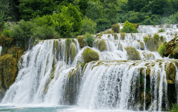 Rustgevende waterval