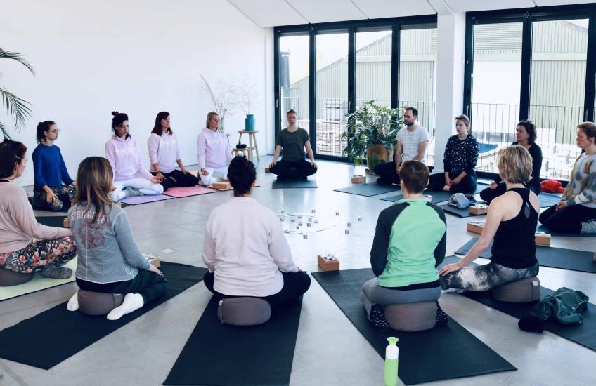 BE YOU RETREAT: combi van Power