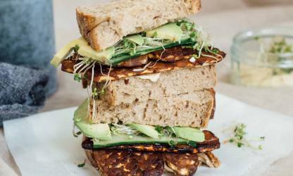  Tempeh bacon sandwich -  Lisa Goes Vegan