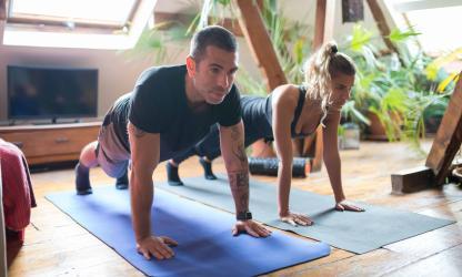 man die aan yoga doet