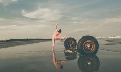 4 manieren om een yogawiel te gebruiken